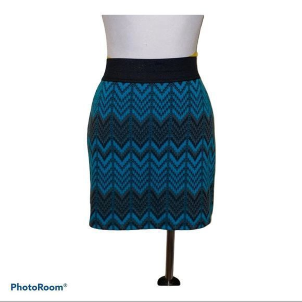 5/$30 🎈No boundaries‎ medium bodycon skirt